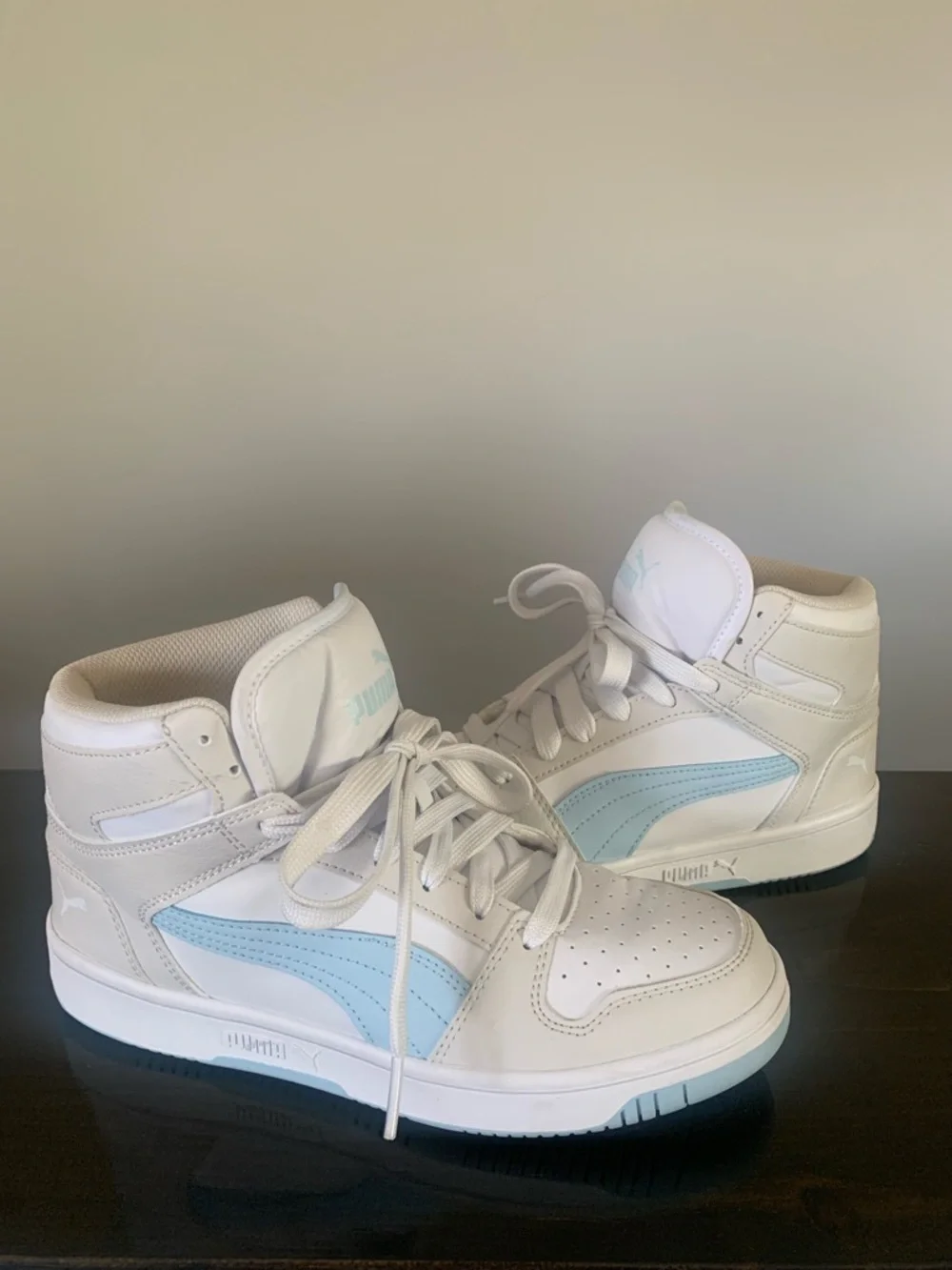 ✨ Puma Light Blue & White High-Top Sneakers size 8✨